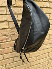 XL SLOUCH X-BODY BAG IN BLACK