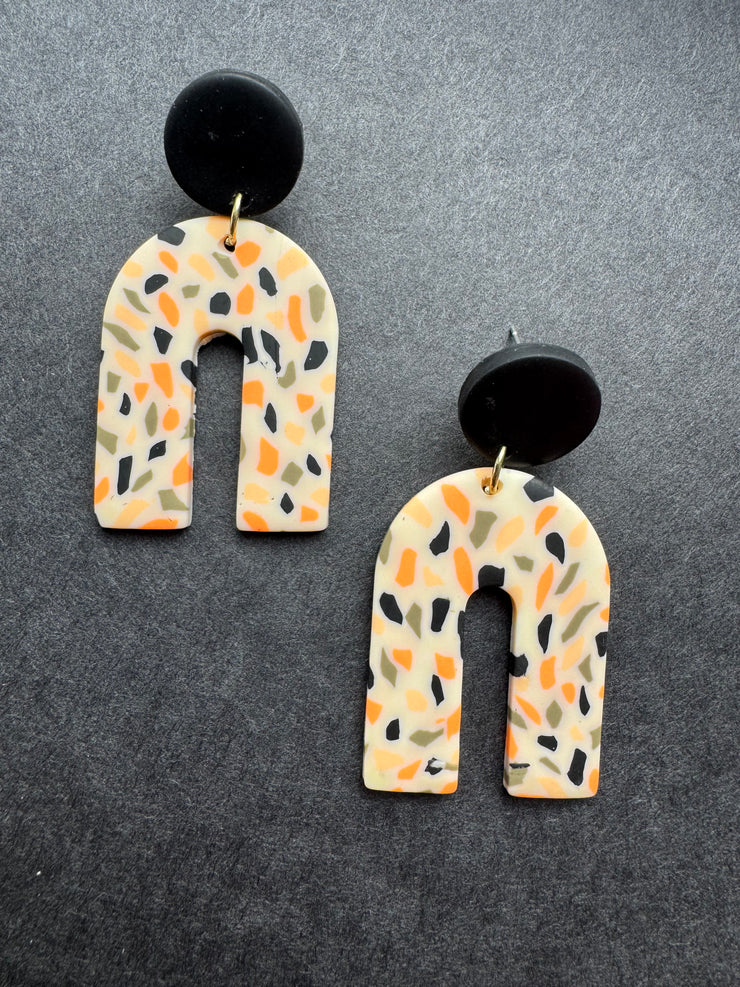 STATEMENT EARRING