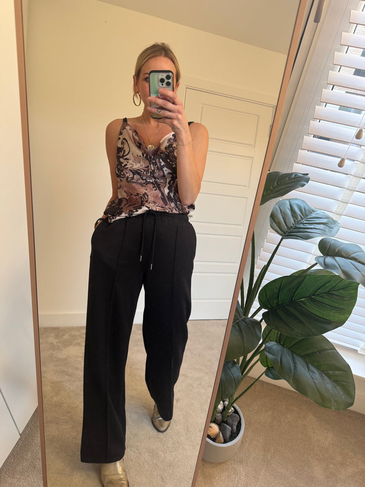 WIDE LEG RELAXED FIT TROUSER