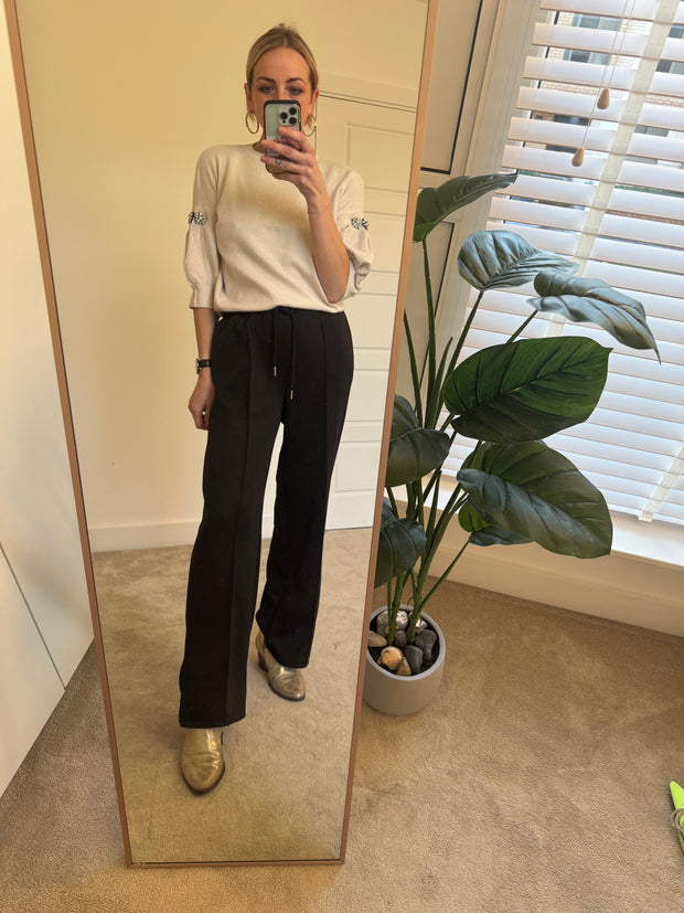 WIDE LEG RELAXED FIT TROUSER