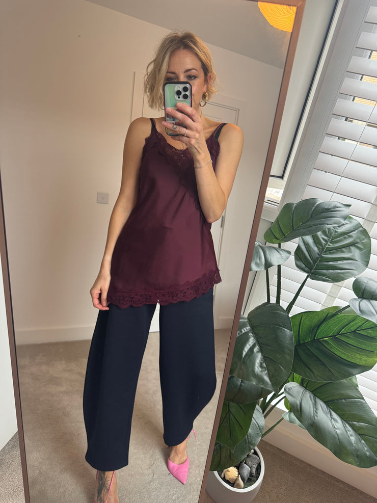 ASYMETRIC HEM CAMI IN WINE