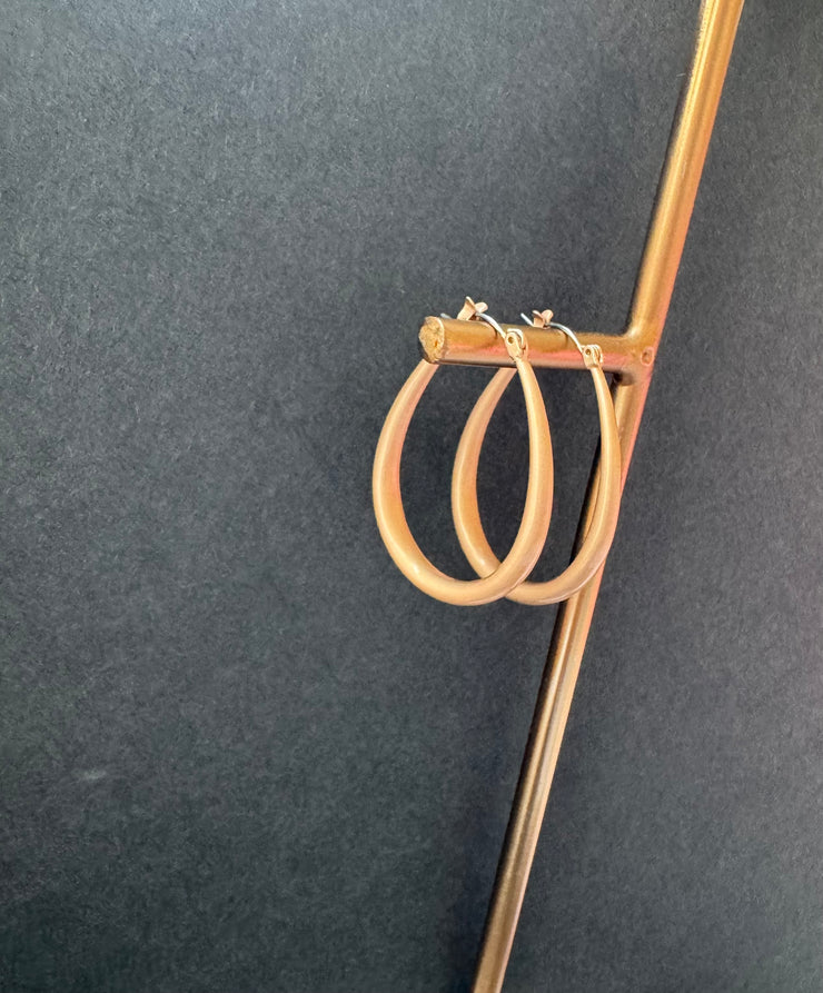 MATTE GOLD OVAL HOOP
