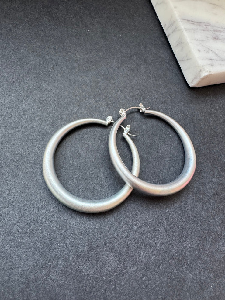 BRUSHED SILVER BOHO HOOP