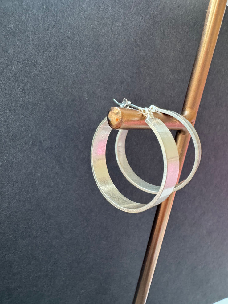 BRUSHED CHUNKY SILVER HOOP