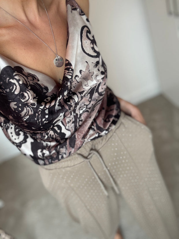 SPARKLE JOGGER IN FAWN