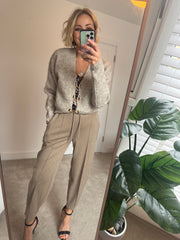 CLASP DETAIL JUMPER IN TAUPE