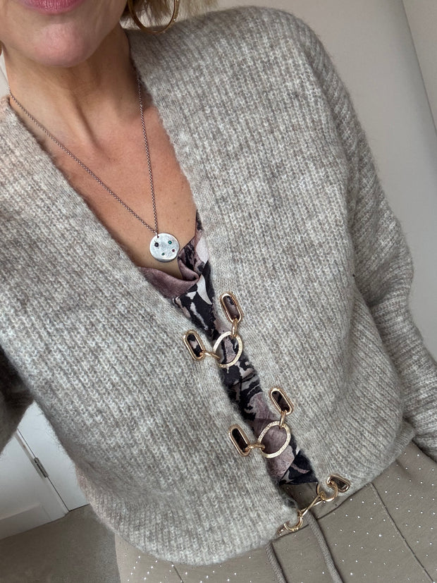 CLASP DETAIL JUMPER IN TAUPE