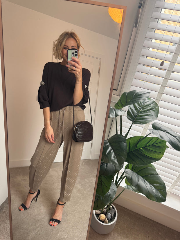 EMBELLISHED SHORT SLEEVE JUMPER IN BLACK