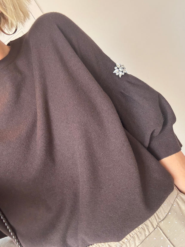 EMBELLISHED SHORT SLEEVE JUMPER IN BLACK