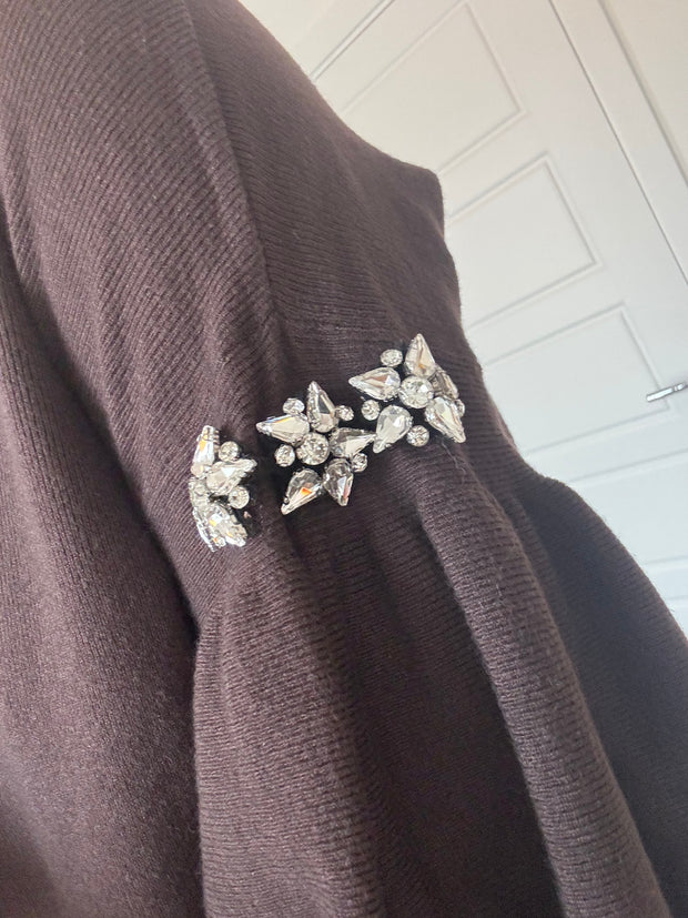 EMBELLISHED SHORT SLEEVE JUMPER IN BLACK