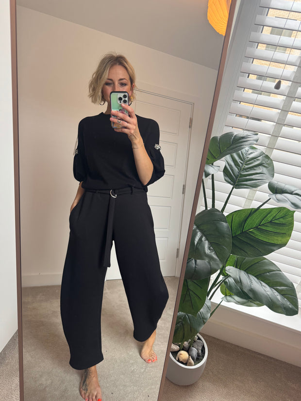 EMBELLISHED SHORT SLEEVE JUMPER IN BLACK