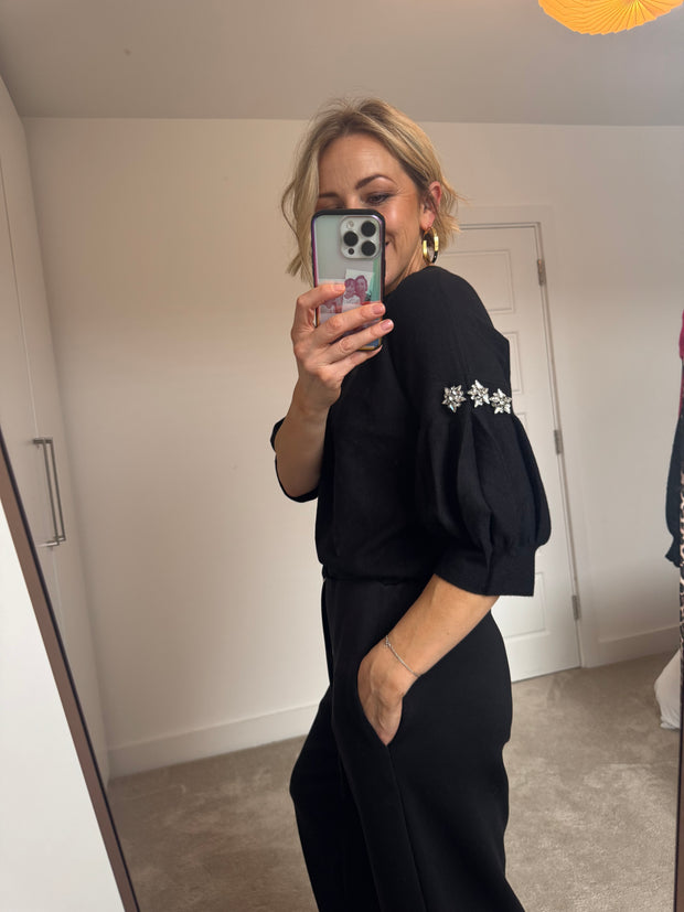 EMBELLISHED SHORT SLEEVE JUMPER IN BLACK