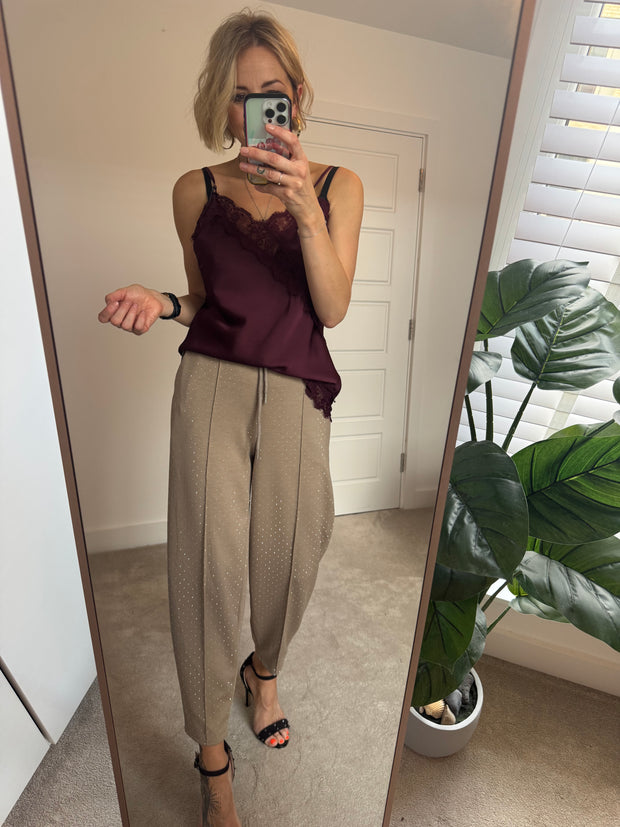 SPARKLE JOGGER IN FAWN